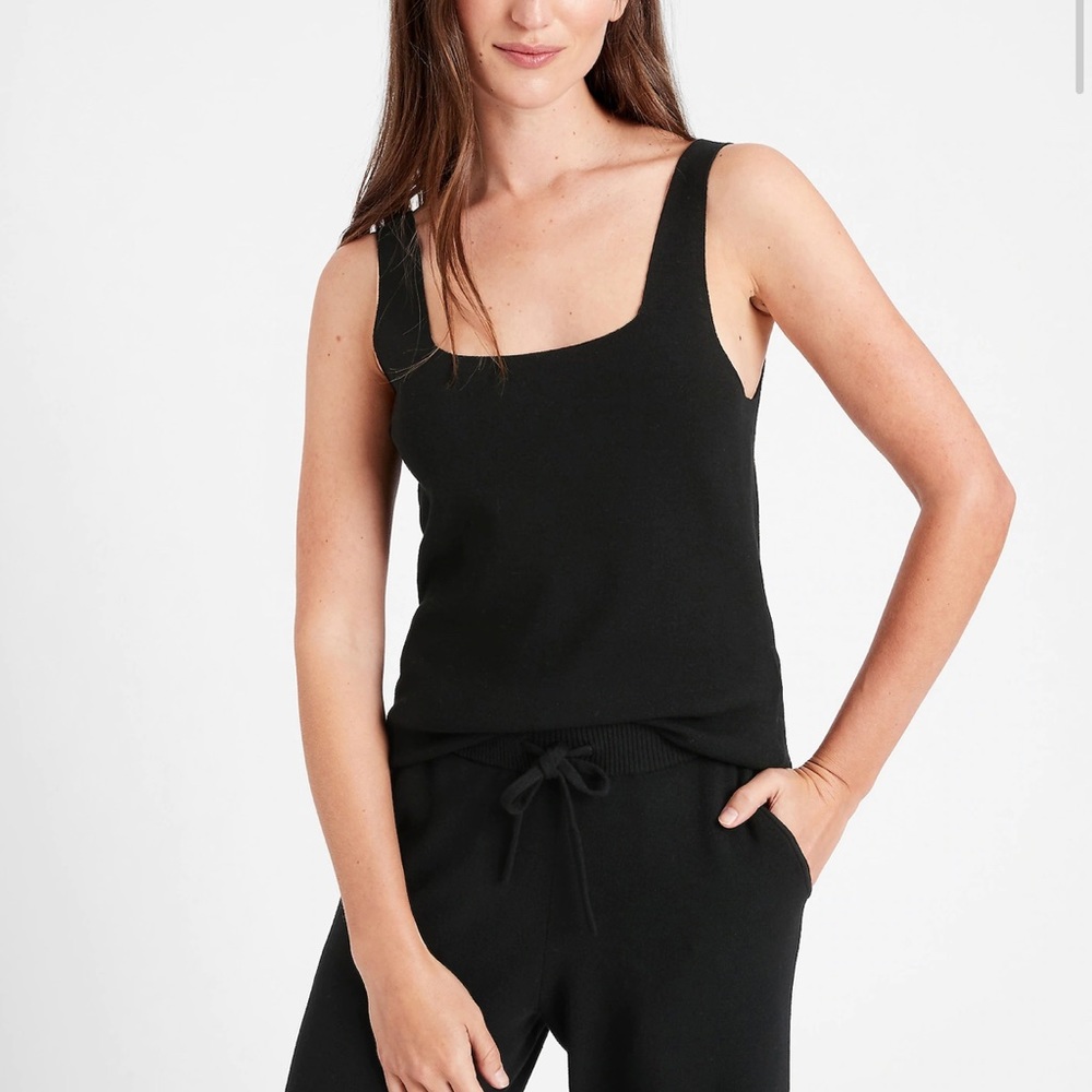 Banana Republic Square neck sweater tank- Black